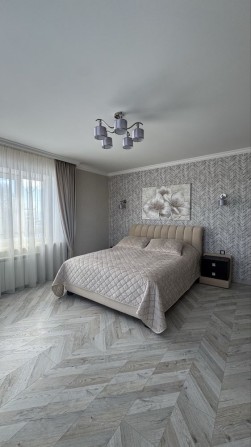 Продам будинок з новим ремонтом. Пригород - фото 1