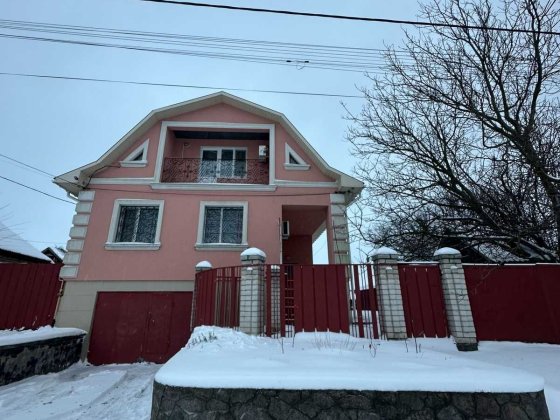 Продаж будинку 177,4м² на великій ділянці 50 соток Онуфріївка
