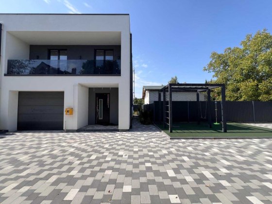 Продаж котеджу у центрі Брюховичів Брюховичі