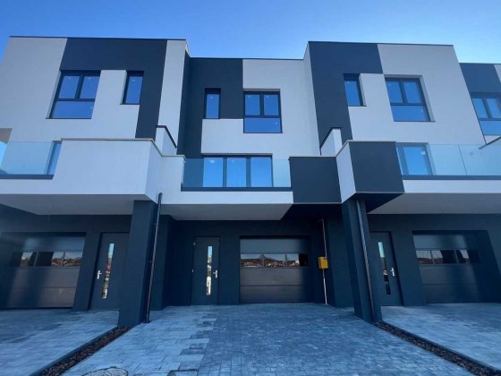 Продаж будинку / таунхаус / котедж Винники Яворницького Винники