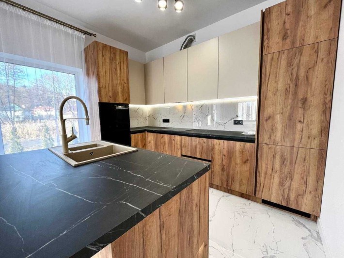 НОВИЙ РЕМОНТ! Продаж котеджу в Брюховичах,  110м2 вул. Під Осовою. - фото 1