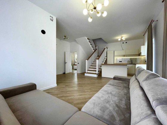 Продаж котеджу з новим сучасним ремонтом в Брюховичах. Брюховичі