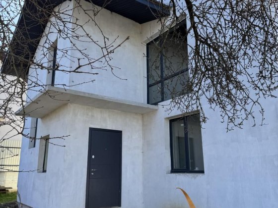 Будинок на дві сімʼї, велика ділянка, зручний заїзд Винники