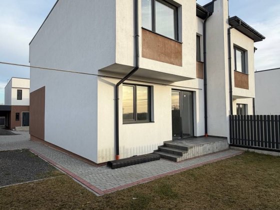 Преміальний котедж у с. Солонка (р-н вул. Наварійська)