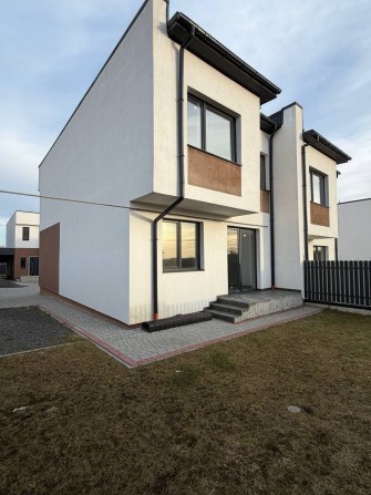 Преміальний котедж у с. Солонка (р-н вул. Наварійська) - фото 1