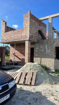 Продаж незавершеного будівництва в смт.Рудне. - фото 1