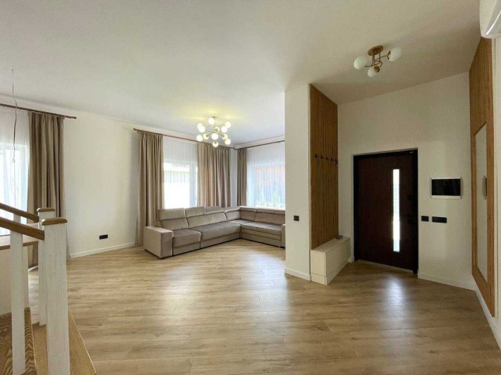 Продаж котеджу з новим сучасним ремонтом в Брюховичах. - фото 1