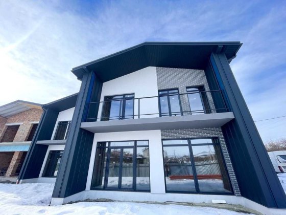 Продаж котеджУ  в Солонці з центральними комунікаціями. Солонка