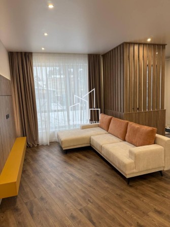 Продаж сучасного котеджу в центрі Брюховичів - фото 1