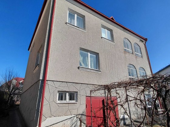 Великий добротний будинок 340 кв.м в Сокільниках - передмісті Львова. Сокільники