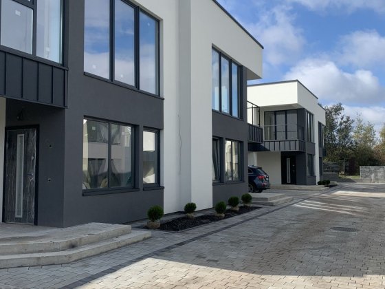 Продаж котеджу с.Зубра Зубра