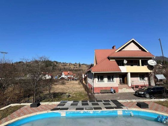 Інвестиція в Карпатах | 3 будинки 852 м² | 0,37 га | Славське | GORO