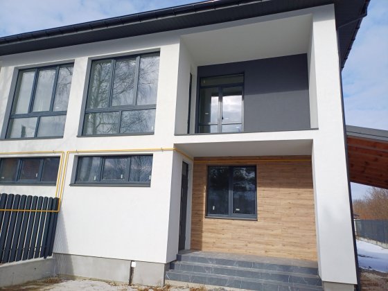 Чудовий будинок,готовий до ремонту з цент.комунікаціями у Рясне-Руське Рясное-Русское