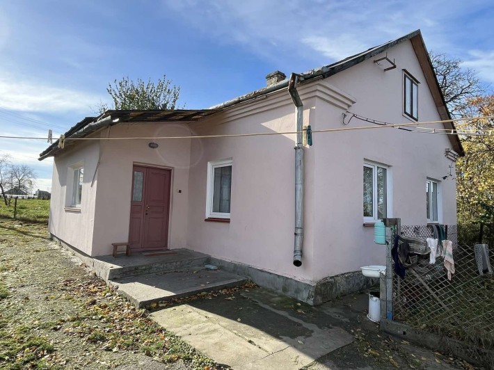 Продаж будинку з ділянкою в Скнилові - фото 1