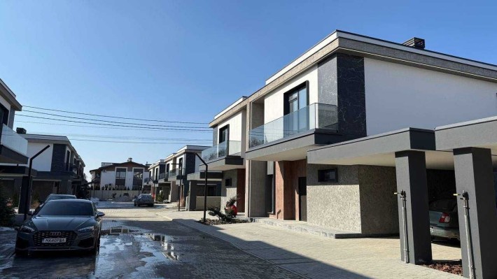 Сучасний котедж 185 м² з терасою  КМ Stone Village Конопниця - фото 1