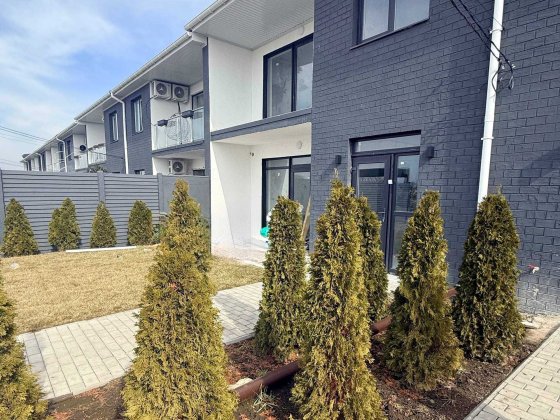 Таунхаус. Червоный Хутор. Место для машин. Рассрочка