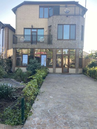 Новый добротный дом в Фонтанке на морской стороне - фото 1