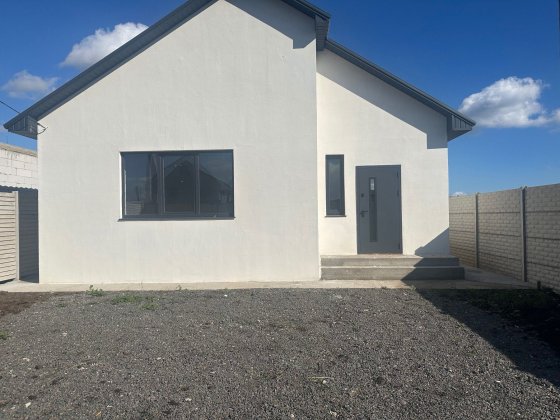 Новий будинок без внутрішніх робіт tir-01