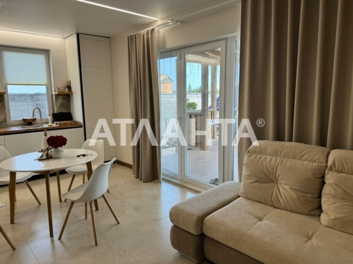 Двухэтажный 3х комнатный дом с ремонтом и мебелью . Фонтанка . - фото 1