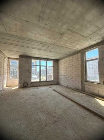 Таунхаус в 5 минутах от города. Внеси 25 тысяч и заходи делать ремонт! - фото 1