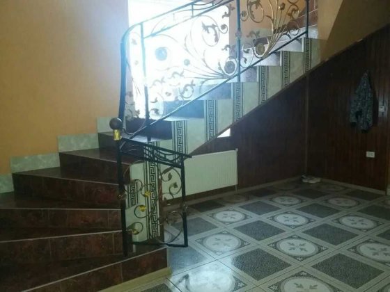 (13) Продам просторий, добротний будинок в с-щі Великодолинське Великодолинское