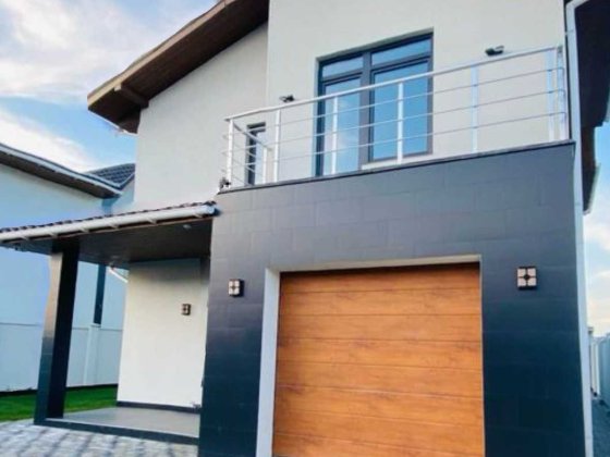 Новый компактный дом в Фонтанке недалеко от трассы