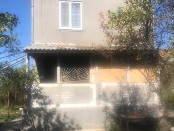 Продам добротный 2х этажный дом Светлое