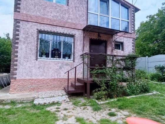 Продам капитальный дом с ремонтом  Светлое.