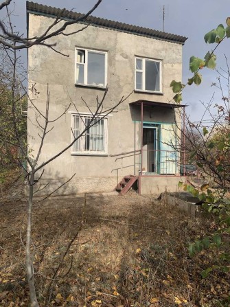 Продам капитальный дом дача  документы 10 минут от города документы. - фото 1