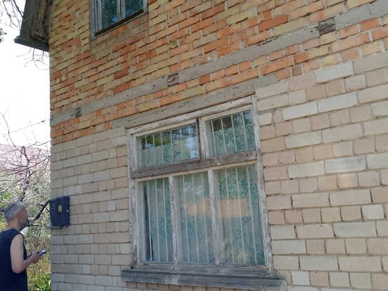 Светлое массив, крепкий домик , кирпич, армопояс, рядом с маршруткой. Світле