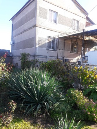 (13) Продам 3-рівневий будинок у с.Великодолинське - фото 1