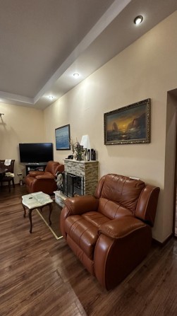 Продам дом в п. Великодолинское с ремонтом (211-315) - фото 1