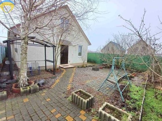 Новий двоповерховий будинок у центрі Нерубайського Нерубайское