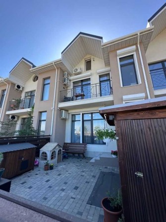 Таунхаус с новым ремонтом в Червоном Хуторе, Дайберг, дом на Таирова - фото 1