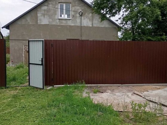 Будинок всього в 15 хвилинах від міста