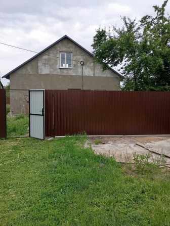 Будинок всього в 15 хвилинах від міста - фото 1