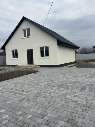 Дом новой постройки в семи минутах к городу - фото 1