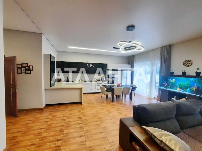 Современный дом в ремонтом в Совиньоне! - фото 1