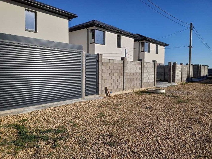 Дом в Червоном Хуторе - фото 1