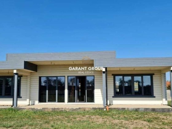 Котедж/ класс Люкс/ велика земельна ділянка Фонтанка