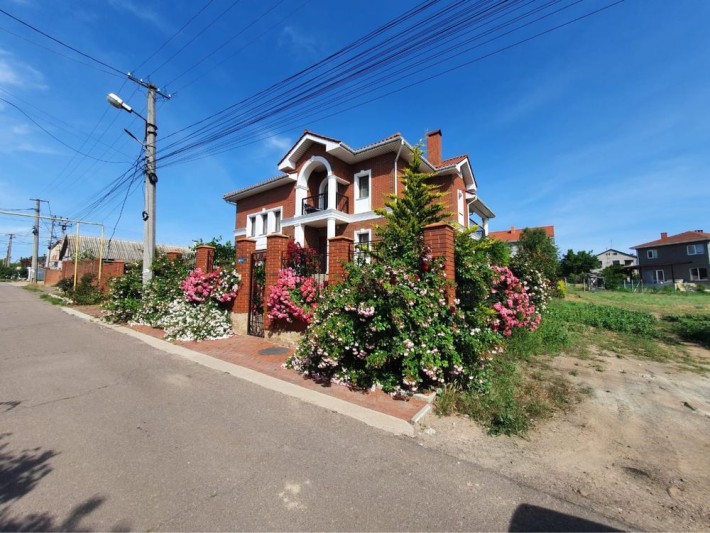 Продажа эксклюзивного дома в Нерубайском, ул. Королёва - фото 1