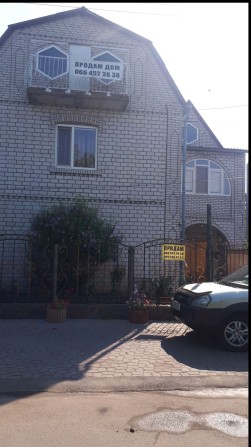 Дом 2ух этажный теплый светлый в хорошем месте - фото 1