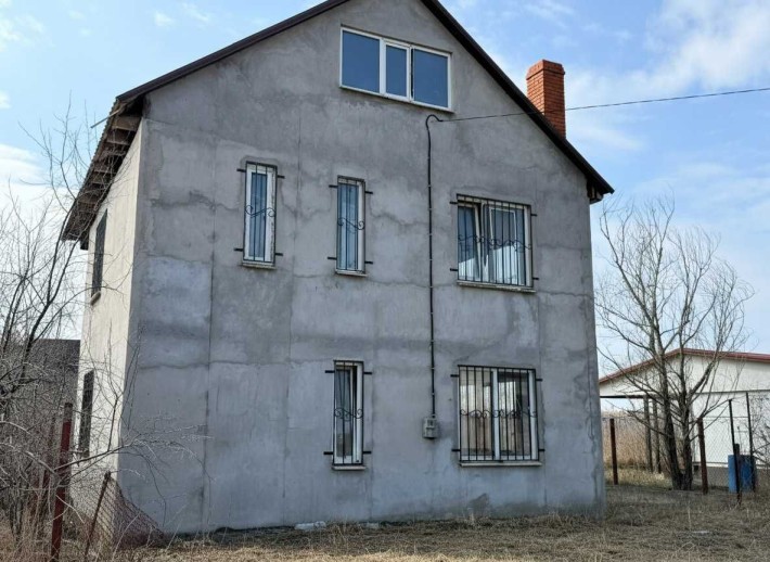 Продам дом в Каролино-Бугазе. 3 уровня. - фото 1