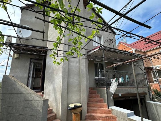 Дом (Каролино-Бугаз)