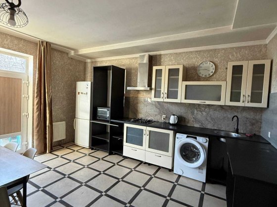 Продаётся дом по улице Первомайская в Усатова.