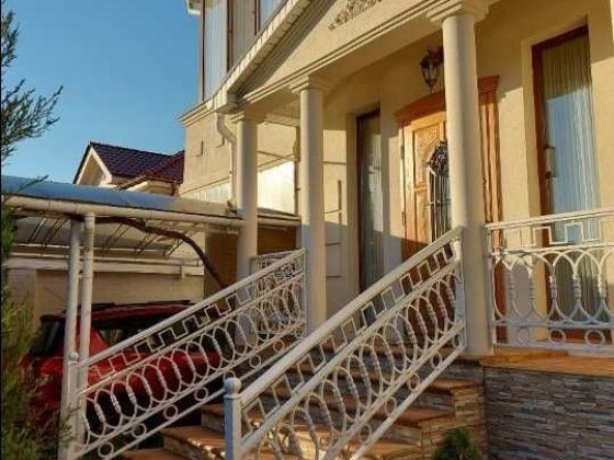 Хозяйский, качественный дом в Совиньоне Бурлача Балка