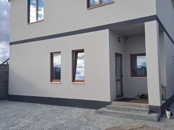 Пгт. Таирово. Новый дом с ремонтом.