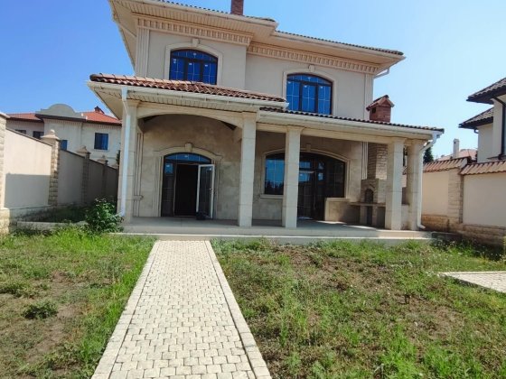 Качественный дом в элитном поселке Совиньон рядом с парком (196-688)