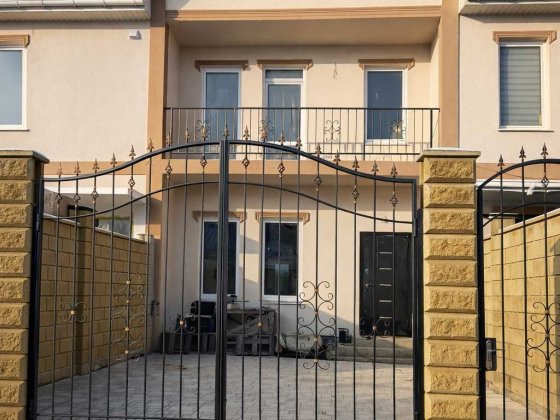 продается таунхаус в  С К  Зеленом Гае Таирово