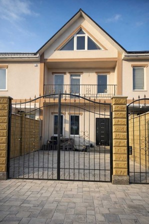 продается таунхаус в  С К  Зеленом Гае - фото 1